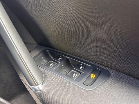 Volkswagen Golf SE TSI BLUEMOTION TECHNOLOGY DSG 29