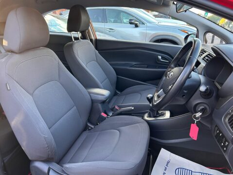 Kia Rio VR7 13