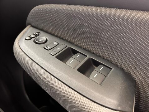 Honda Jazz I-MMD CROSSTAR EX 31