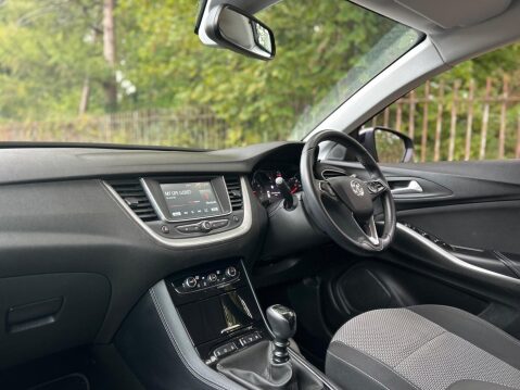 Vauxhall Grandland X SE S/S 8
