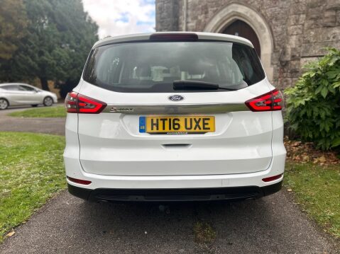 Ford S-Max ZETEC TDCI 19