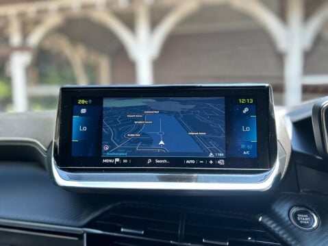 Peugeot 208 GT LINE 4