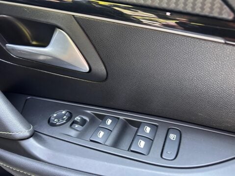 Peugeot 208 GT LINE 34