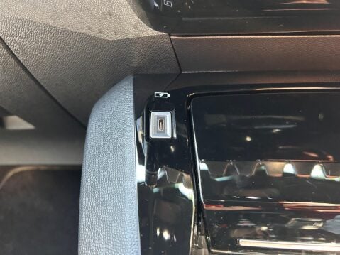 Peugeot 208 GT LINE 29