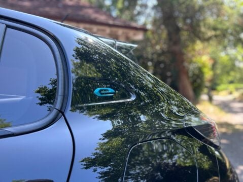 Peugeot 208 GT LINE 44