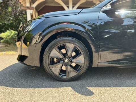 Peugeot 208 GT LINE 37