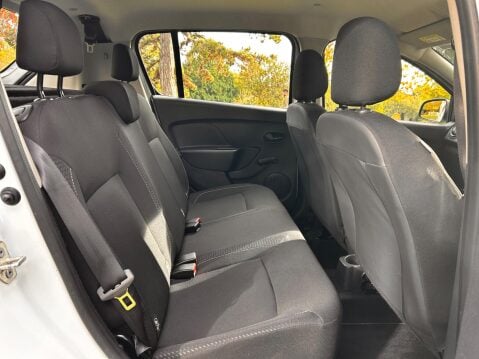 Dacia Sandero ESSENTIAL SCE 5