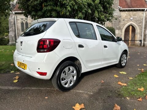Dacia Sandero ESSENTIAL SCE 16