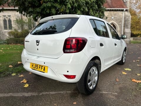Dacia Sandero ESSENTIAL SCE 17