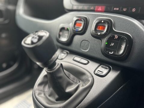 Fiat Panda RED MHEV 15