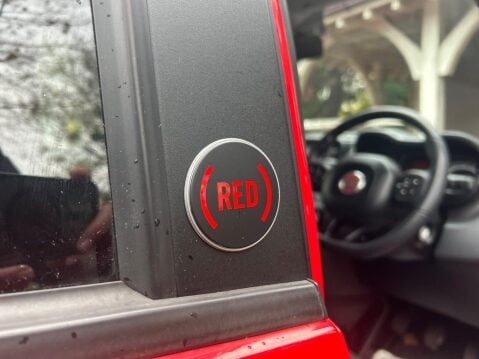 Fiat Panda RED MHEV 40