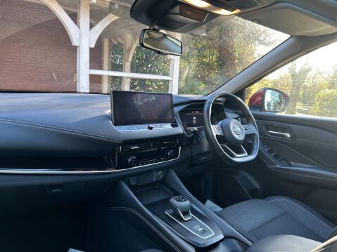 Nissan Qashqai DIG-T N-CONNECTA DCT MHEV 5