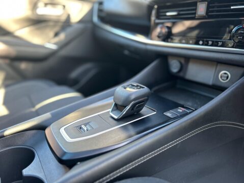 Nissan Qashqai DIG-T N-CONNECTA DCT MHEV 26