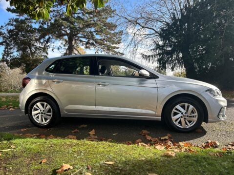 Volkswagen Polo LIFE TSI DSG 17