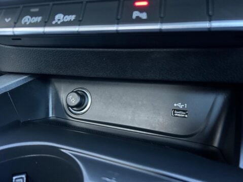 Audi A4 TDI TECHNIK MHEV 33