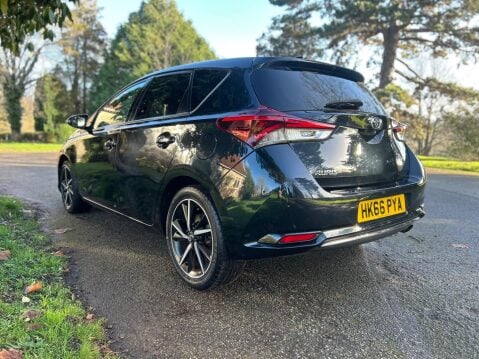 Toyota Auris VVT-I DESIGN TSS 21