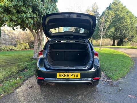 Toyota Auris VVT-I DESIGN TSS 32