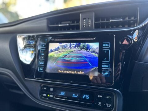 Toyota Auris VVT-I DESIGN TSS 4