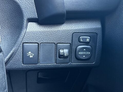 Toyota Auris VVT-I DESIGN TSS 29