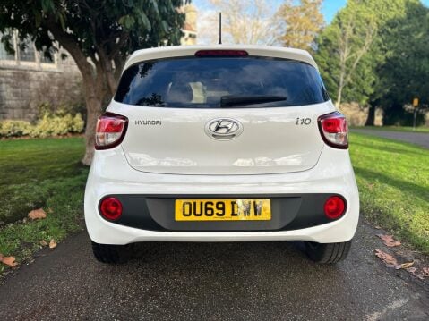 Hyundai i10 PLAY 19
