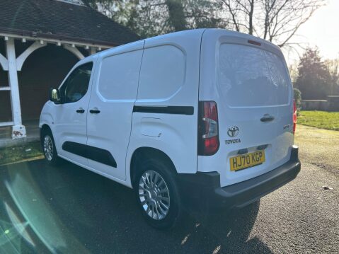 Toyota Proace City L1 ICON 10