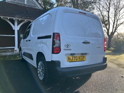 Toyota Proace City L1 ICON 9