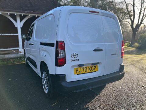 Toyota Proace City L1 ICON 11