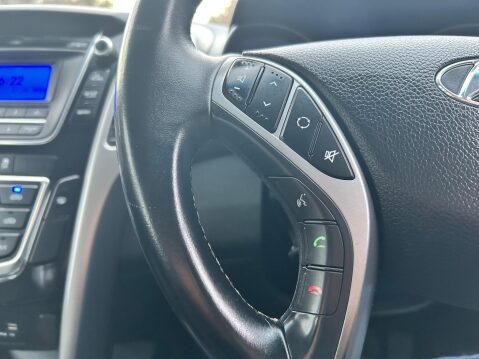 Hyundai i30 CRDI SE BLUE DRIVE 24