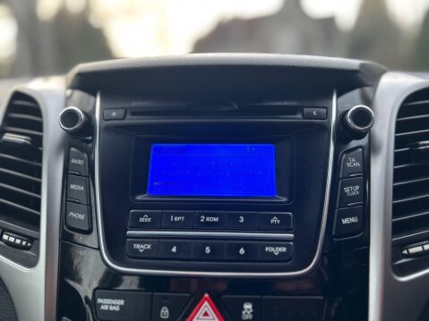 Hyundai i30 CRDI SE BLUE DRIVE 26