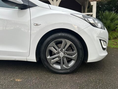Hyundai i30 CRDI SE BLUE DRIVE 32