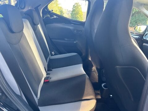 Toyota Aygo VVT-I X-PRESS X-SHIFT 7