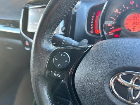 Toyota Aygo VVT-I X-PRESS X-SHIFT 26