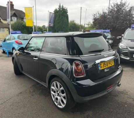 Mini Hatch COOPER D 2