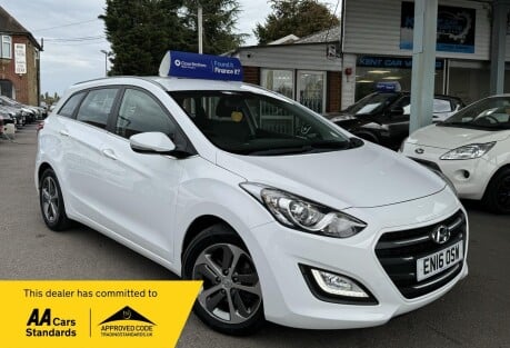 Hyundai i30 SE NAV 1