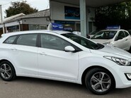 Hyundai i30 SE NAV 9