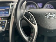 Hyundai i30 SE NAV 25