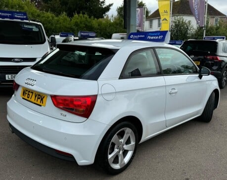 Audi A1 TDI SPORT 8