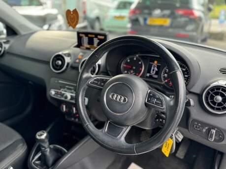 Audi A1 TDI SPORT 33