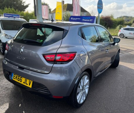 Renault Clio DYNAMIQUE S NAV DCI 8