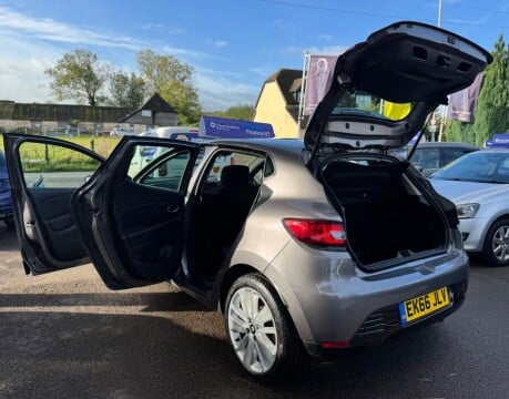 Renault Clio DYNAMIQUE S NAV DCI 39