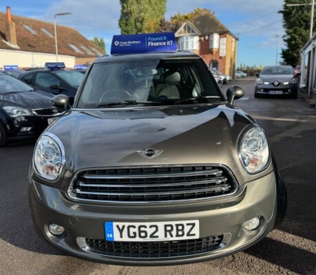 Mini Countryman COOPER D ALL4 2