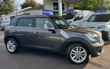 Mini Countryman COOPER D ALL4 9