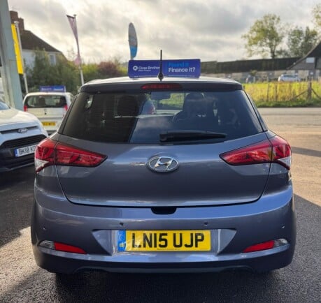 Hyundai i20 GDI PREMIUM 7