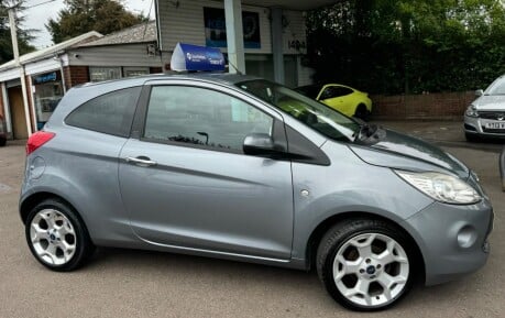 Ford Ka TITANIUM 9