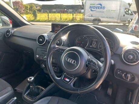 Audi A1 TDI S LINE 8