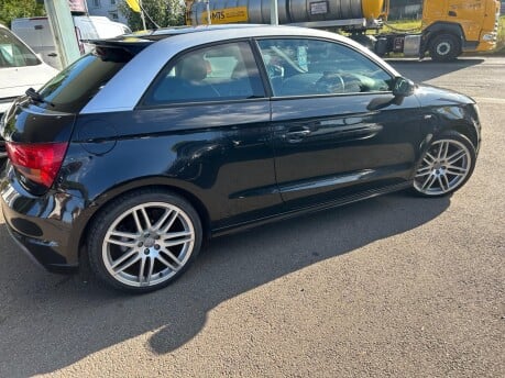 Audi A1 TDI S LINE 11