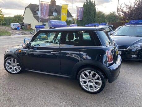 Mini Hatch COOPER D 8