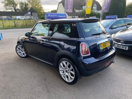 Mini Hatch COOPER D 10