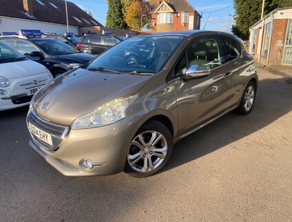 Peugeot 208 ALLURE