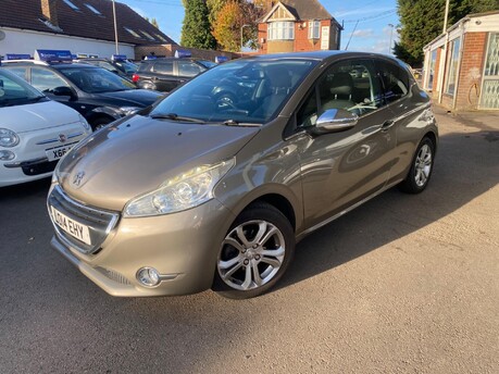 Peugeot 208 ALLURE